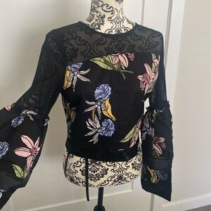 Long bell sleeve beauty